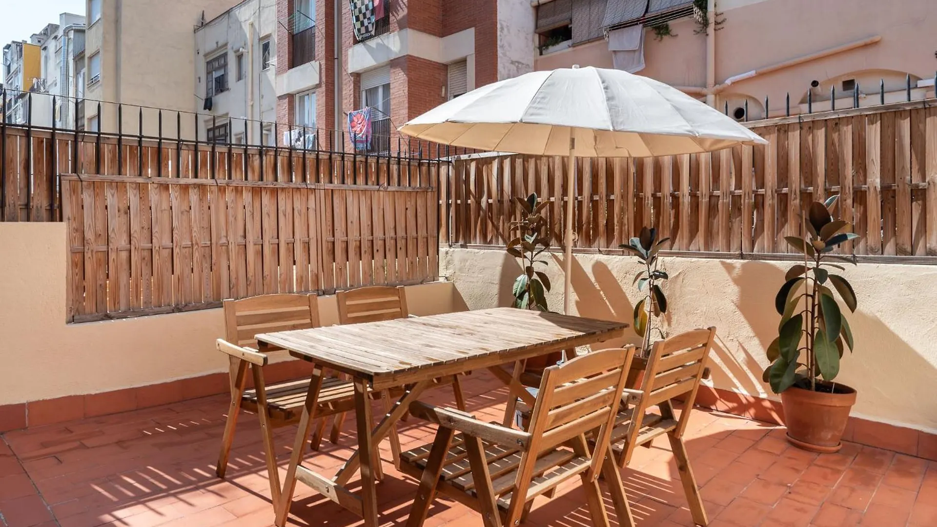 바르셀로나 Light, Cozy Terrace And Local Life In Gracia 아파트